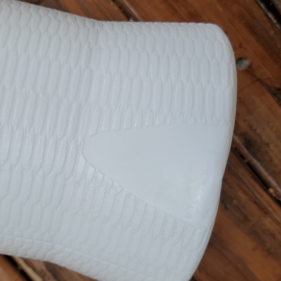 MCM breamco blow mold T-P roll holder - Picture 4 of 13